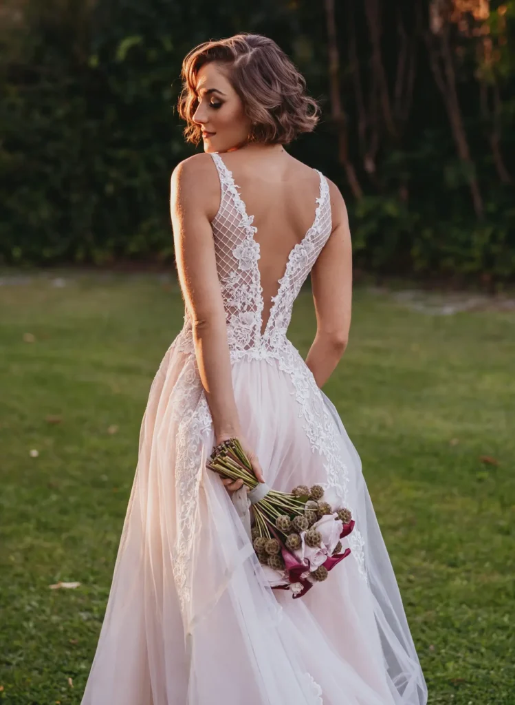 abito da sposa con schiena scoperta Atelier Menì