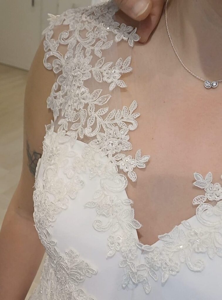 corpetto e scollo per abito sposa taglie forti